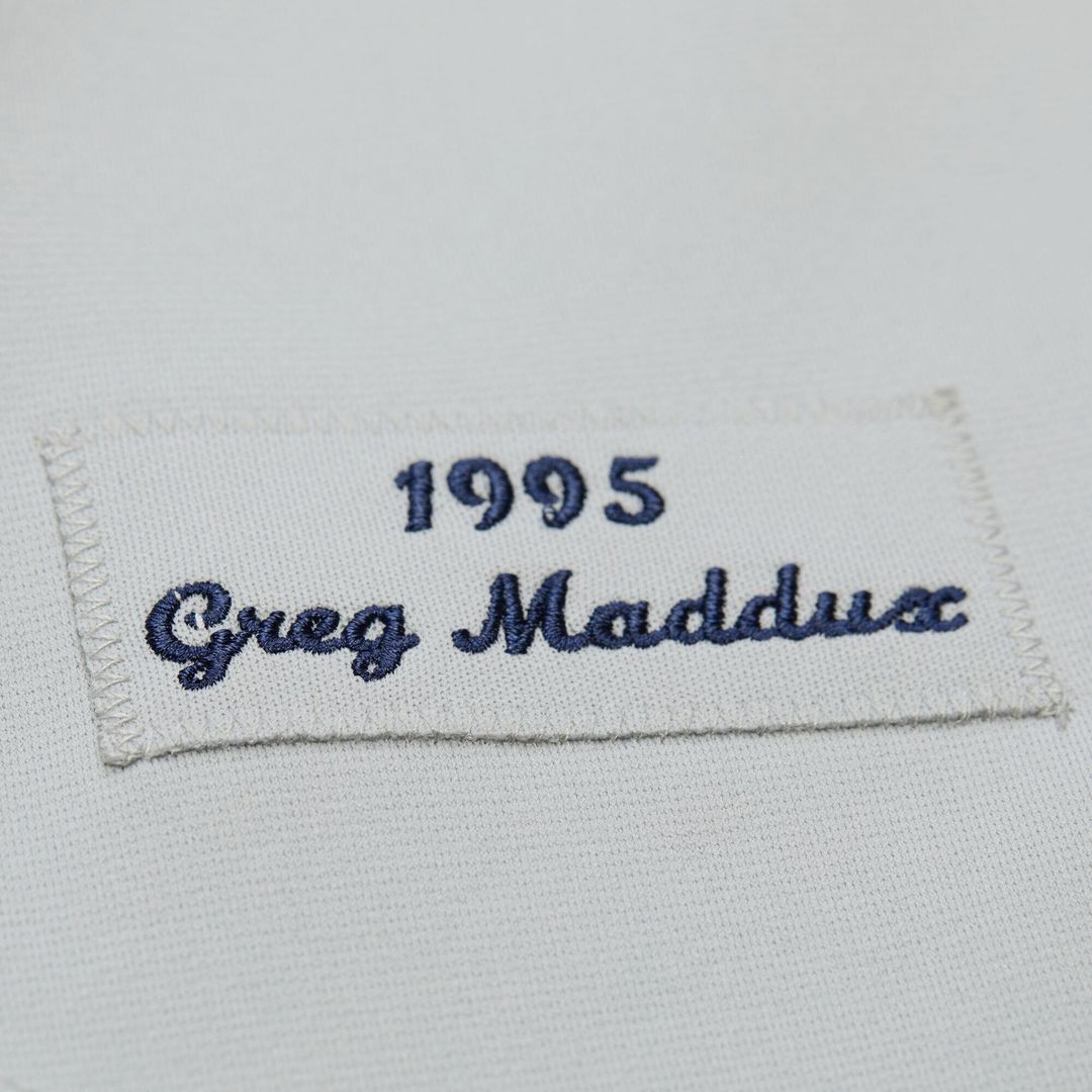 Greg Maddux Atlanta Braves 1995 Throwback Authentic Jersey - Gray